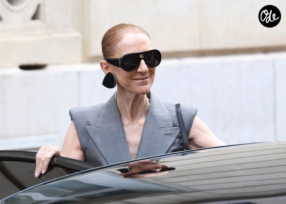 Céline Dion sort de l'hôtel Royal Monceau à Paris le 3 octobre 2026 © Denis Guignebourg / Bestimage