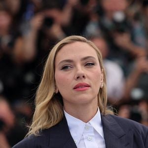 Scarlett Johansson au photocall du film "Eleanor The Great" lors du 78ème Festival International du Film de Cannes, au Palais des Festivals à Cannes, France, le 21 mai 2025. © Jacovides-Moreau/Bestimage