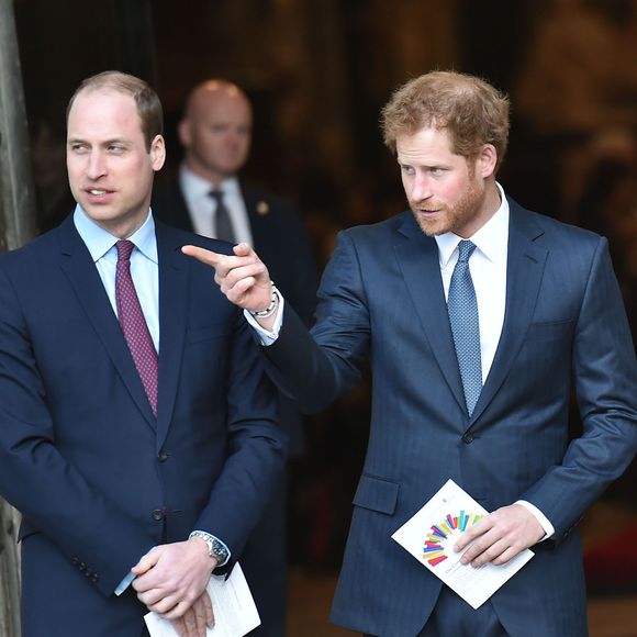 Le prince Harry devrait retrouver Charles III à Londres début septembre, lors des WellChild Awards, après plus de vingt mois sans contact. 

Le prince William, duc de Cambridge et le prince Harry - La famille royale d'Angleterre assiste à une messe à l'occasion de la journée du Commonwealth en l'Abbaye de Westminster à Londres. AGENCE / BESTIMAGE