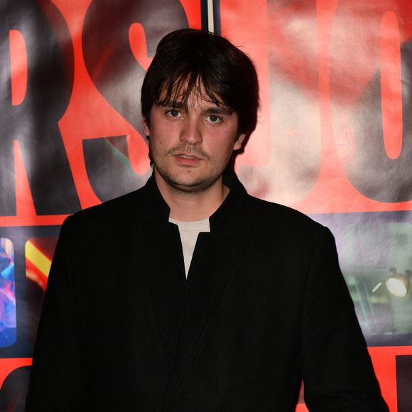 Il confie : "Comme Anthony et Anouchka, j'ai reçu une avance sur héritage de 100 000 euros et ensuite 10 000 euros par mois pendant trois mois."

Alain-Fabien Delon lors de l'avant-première du film "Jours sauvages" au cinéma Max Linder à Paris le 3 avril 2023.

© Veeren / Bestimage