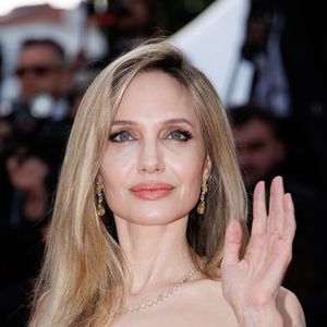 Angelina Jolie - Montée des marches du film « Eddington » lors du 78ème Festival International du Film de Cannes, au Palais des Festivals à Cannes. Le 16 mai 2025
© Jacovides-Moreau / Bestimage