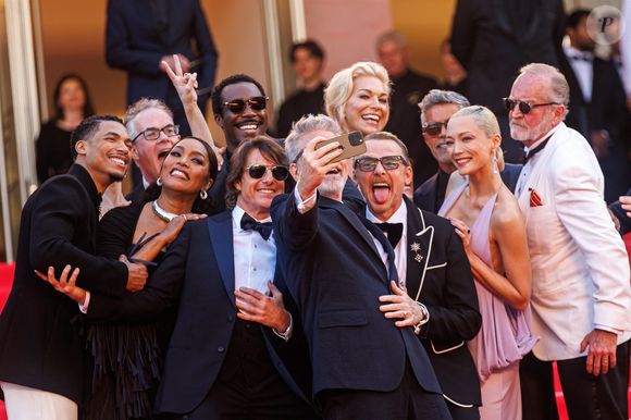 En coulisses, de nombreuses personnes s'activent pour que le Festival soit le plus réussi. 

Tom Cruise et le cast de Mission: Impossible – The Final Reckoning' durant le 78e Festival de Cannes Backgrid UK/ Bestimage