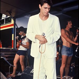 Comme souvent après le départ d'un proche, le chanteur a ressenti un énorme sentiment de culpabilité.

Archives : Marc Lavoine 1984 @AGENCE / BESTIMAGE