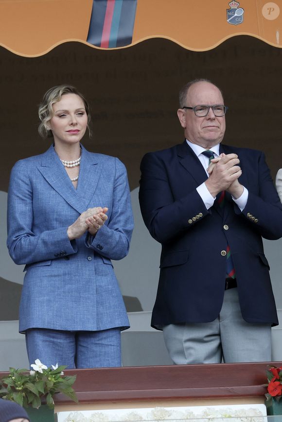 La princesse Charlene de Monaco, le prince Albert II de Monaco - Finale de la 118ème édition du Rolex Monte-Carlo Masters, au Monte-Carlo Country Club à Roquebrune Cap Martin, le 13 avril 2025. L'espagnol Carlos Alcaraz a battu l'italien Lorenzo Musetti 3-6 / 6-1 / 6-0. © Claudia Albuquerque/ Bestimage
