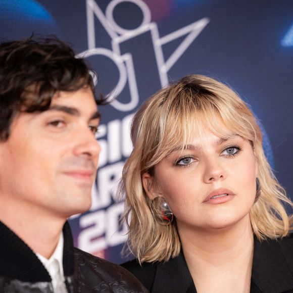 Tapis rouge des NRJ MUSIC AWARDS 2023. LOUANE ET FLORIAN ROSSI assistent au tapis rouge des NRJ MUSIC AWARDS 2023, au Palais des Festivals, à Cannes. Le 10 novembre 2023. Photo by Shootpix/ABACAPRESS.COM