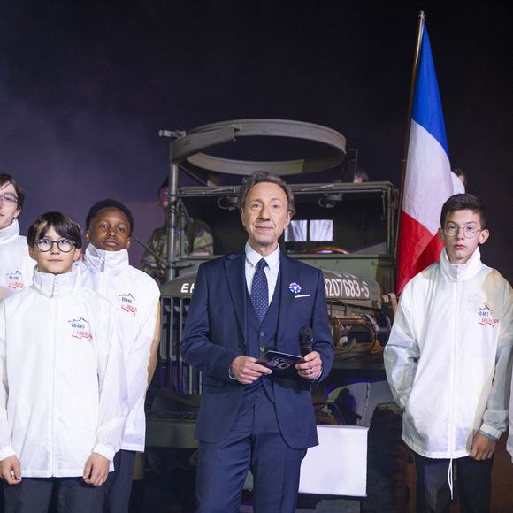 Exclusif - Stéphane Bern - Emission "Le concert pour la paix" sur les Champs-Elysées à Paris, retransmis en direct sur France 2, le 8 mai 2025. © Christophe Clovis - Pierre Perusseau / Bestimage