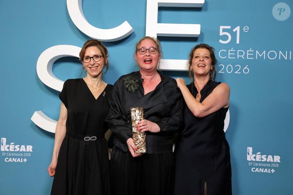 Carine Tardieu, Agnès Feuvre et Raphaële Moussafir (César de la meilleure adaptation pour "L'Attachement") - Salle de presse de la 51ème cérémonie des César, à l'Olympia. Paris, le 26 février 2026.
© Dominique Jacovides/Bestimage