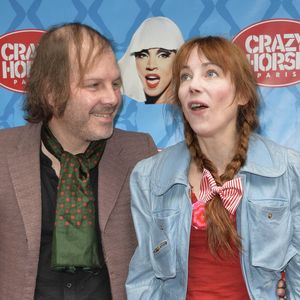 Interviewée par "Marie France", Julie Depardieu a parlé avec tendresse de son compagnon Philippe Katerine, devenu le père de ses deux fils

Philippe Katerine et Julie Depardieu - Generale du nouveau show du Crazy Horse avec Noemie Lenoir a Paris  AGENCE / BESTIMAGE