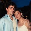 Louane a dit oui à Florian Rossi, le papa de sa fille Esmée ! Photos de leur fête à Paris, leurs invités portaient la même couleur