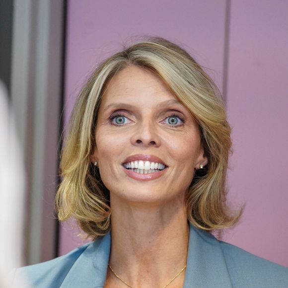Sylvie Tellier fait son retour dans "Les Traîtres".

Exclusif - Sylvie Tellier lors de l'inauguration de la quatrième maison des bonnes fées à la Clinique Bizet à Paris.
© Anne-Sophie Guebey / Bestimage