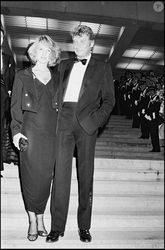 Archives - Johnny Hallyday et Nathalie Baye au Festival de Cannes en 1984. (ANGELI-RINDOFF / BESTIMAGE).