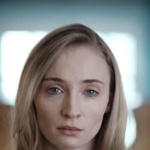 Los Angeles, USA Premier aperçu de la star de Game of Thrones Sophie Turner dans le rôle d'une star de cinéma scandalisée luttant pour sa vie dans la bande-annonce de Trust.