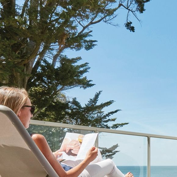 Les programmes incluent des soins marins, des activités sportives et des prestations spa adaptées à différents besoins.

Adriana Karembeu a profité d'un séjour incroyable au Château des Tourelles. Capture d'écran Instagram