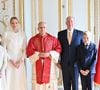 Il a été reçu par Albert II de Monaco et Charlène de Monaco ainsi que leurs enfants.

Le pape Léon XIV avec le prince Albert II de Monaco, la princesse Charlène,le prince Jacques et la princesse Gabriella - Entretien au palais pricnier et photo officielle - Visite historique du pape Léon XIV à Monaco le 28 mars 2026.
© Bruno Bebert - Dominique Jacovides / Bestimage