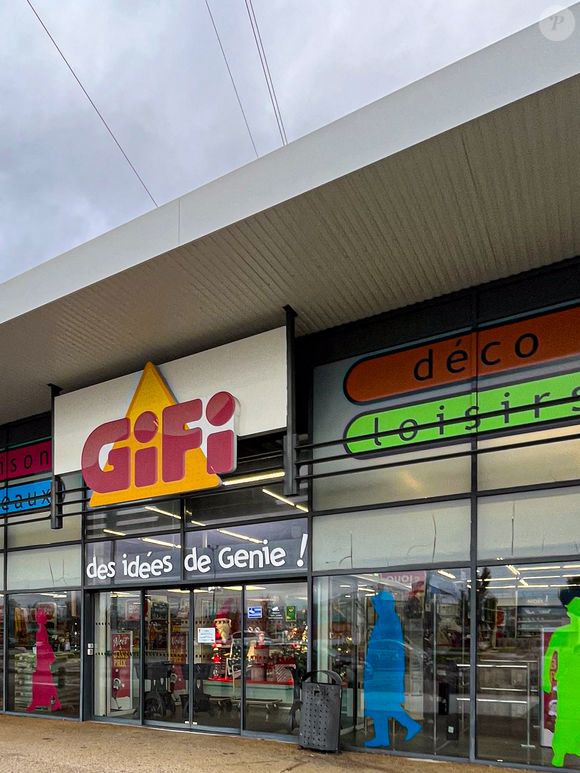 Le propriétaire de la chaîne de bazars GiFi est en pourparlers pour trouver un nouveau partenaire financier, qui pourrait devenir actionnaire majoritaire, a indiqué son porte-parole. Victime d'une concurrence de plus en plus féroce, l'enseigne GIFI est à vendre. Cette marque française est présente sur l'ensemble du territoire, avec plusieurs centaines de magasins à Castelnaudary, France le 19 novembre 2024. Photo by Marie Hubert Psaila/ABACAPRESS.COM