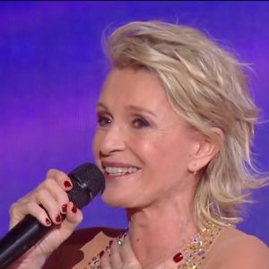 "Je suis soulagée parce qu’ils le méritaient plus que moi. Ils ont super bien dansé. J’étais sur le point de leur donner ma place", a-t-elle réagi après l'annonce de son élimination

Sophie Davant a été éliminée de "Danse avec les stars" vendredi 28 février 2025.