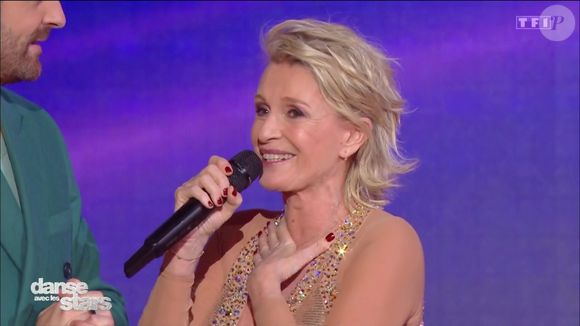 "Je suis soulagée parce qu’ils le méritaient plus que moi. Ils ont super bien dansé. J’étais sur le point de leur donner ma place", a-t-elle réagi après l'annonce de son élimination

Sophie Davant a été éliminée de "Danse avec les stars" vendredi 28 février 2025.
