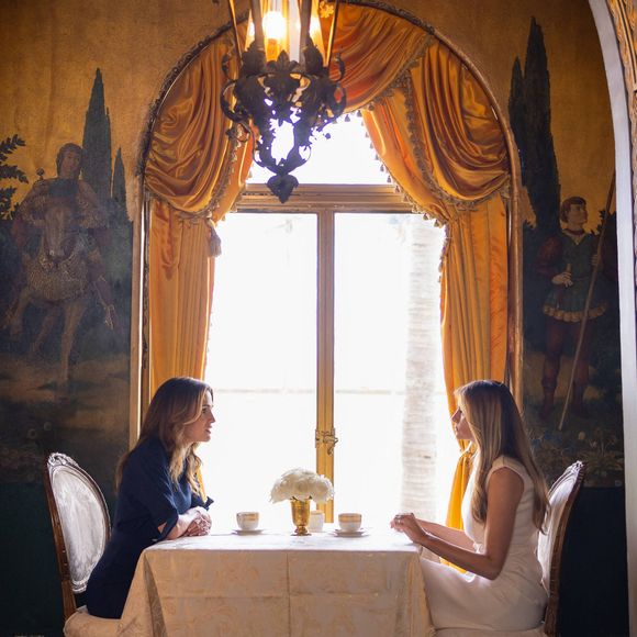 La reine et l'épouse de Donald Trump ontde nombreux points en commun.

La reine Rania de Jordanie rencontre Melania Trump à Palm Beach, en Floride, le 16 janvier 2025. © Dana Press / Bestimage