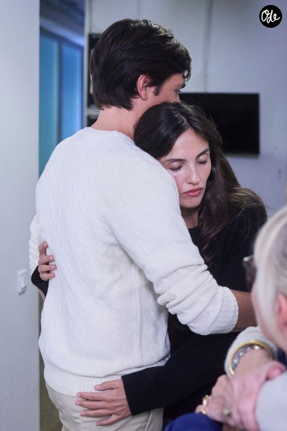 révélant une organisation qui défie les apparences. 

Exclusif - Alain-Fabien Delon avec sa compagne Laura Bensadoun en backstage de de l'émission "C à Vous" à Paris, France, le 18 octobre 2024. © Cyril Moreau/Bestimage