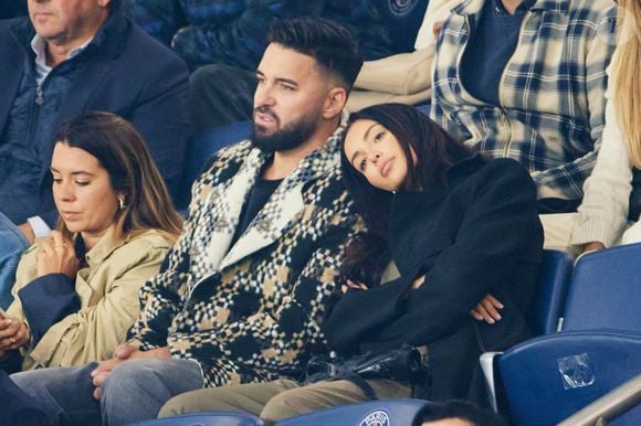Et puis, parmi les 66 chambres, l'hôtel propose des penthouses et des suites thématiques au design mémorable, offrant un confort absolu pour une escapade romantique.

Nabilla et Thomas Vergara - People dans les tribunes lors du match de football Ligue 1 Uber Eats opposant le PSG à l'OM (4-0) au Parc des Princes à Paris le 24 septembre 2023. Cyril Moreau/Bestimage