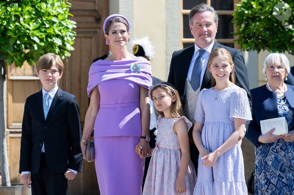 Princesse Madeleine (la princesse Madeleine de Suède), Chris O'Neill, princesse Leonore (la princesse Leonore de Suède), prince Nicolas, princesse Adrienne, baptême de la princesse Ines dans l'église du château de Drottningholm, sur l'île de Lovön, commune d'Ekerö, Suède, 13 juin 2025. © Dana Press / Bestimage