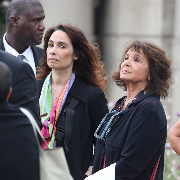 De son côté, la municipalité de Toulouse affirme soutenir au quotidien d'innombrables "causes en lien avec la santé : "La mairie de Toulouse a choisi de les regrouper autour d’une date : en l’occurrence le 4 février à l’occasion de la journée mondiale contre le cancer".  

Marie Fugain et sa mère Stéphanie Fugain - Obsèques de P.Laffont dans la salle de la Coupole du cimetière du Père-Lachaise à Paris, le 23 août 2024.  © Dominique Jacovides / Bestimage