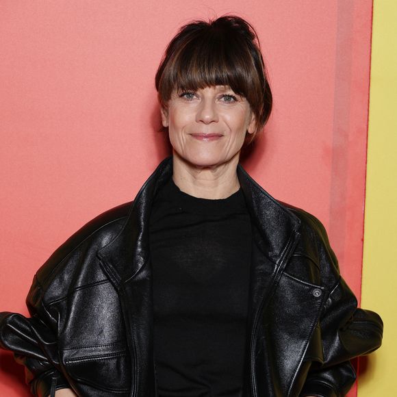 C'est pour cela qu'on s'y sent bien", a précisé la star de Polisse, en expliquant alors que cette coutume vient du Fen Shui. 

Marina Foïs à la première du film "La chambre d'à côté" au cinéma Pathé Palace. Paris, 16 décembre 2024.
© Denis Guignebourg/Bestimage