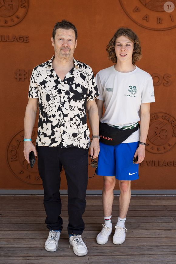 Jerome Kircher et son fils Samuel Kircher au village lors des Internationaux de France de Tennis de Roland Garros 2025. Paris, le 30 mai 2025. 
© Moreau / Jacovides / Bestimage