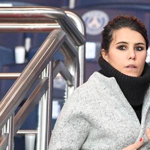 Karine Ferri encourage son compagnon Yoann Gourcuff lors du match PSG-Rennes au Parc des Princes à Paris le 6 novembre 2016. 

© Pierre Perusseau/Bestimage