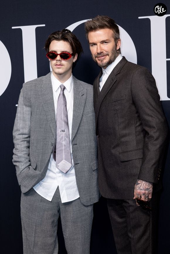 Cruz Beckham et son père David Beckham lors du défilé Dior lors de la Fashion Week Homme automne-hiver de Paris, France. © Olivier Borde/Bestimage 