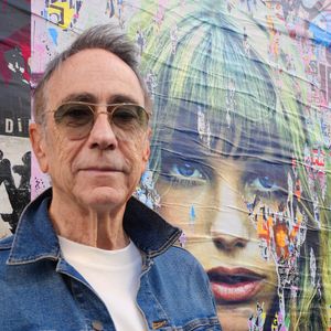 France. Paris. Le musicien, chanteur et compositeur Alain Chamfort, (de son vrai nom Alain Le Govic), avant une visite de la maison de Serge Gainsbourg, rue de Verneuil le 24 octobre 2023. Le musicien, chanteur et compositeur Alain Chamfort avant une visite de la maison de Serge Gainsbourg, rue de Verneuil. Photo par MARC CHARUEL/ABACAPRESS.COM