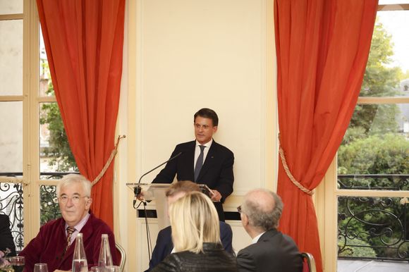 Exclusif - Manuel Valls - Dîner de La Revue des Deux Mondes, à La Maison de l’Amérique Latine, en l’honneur de M. Valls à Paris le 27 mai 2025 © Jack Tribeca / Bestimage