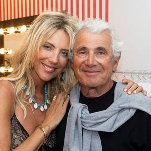 Exclusif - Isaure Le Faou, la compagne de L.Voulzy, et Michel Boujenah (directeur artistique du festival) - Laurent Voulzy en concert sur la scène du théâtre de Verdure lors du 41ème Festival de Ramatuelle, le 9 août 2025.
© Cyril Bruneau / Bestimage