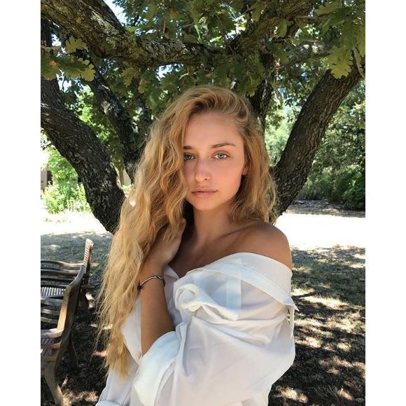 Emma Smet pose sur Instagram pendant ses vacances. Août 2018.