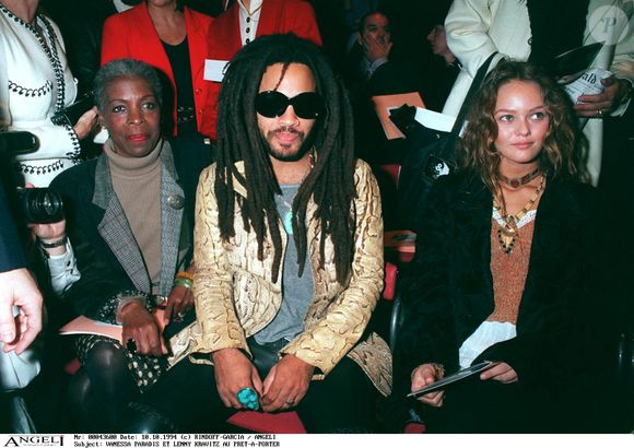 Tous deux se sont rencontrés dans les années 1990.

Vanessa Paradis et Lenny Kravitz lors du défilé de mode Vivienne Westood durant l'été 1995. Photo par RINDOFF-GARCIA / BESTIMAGE