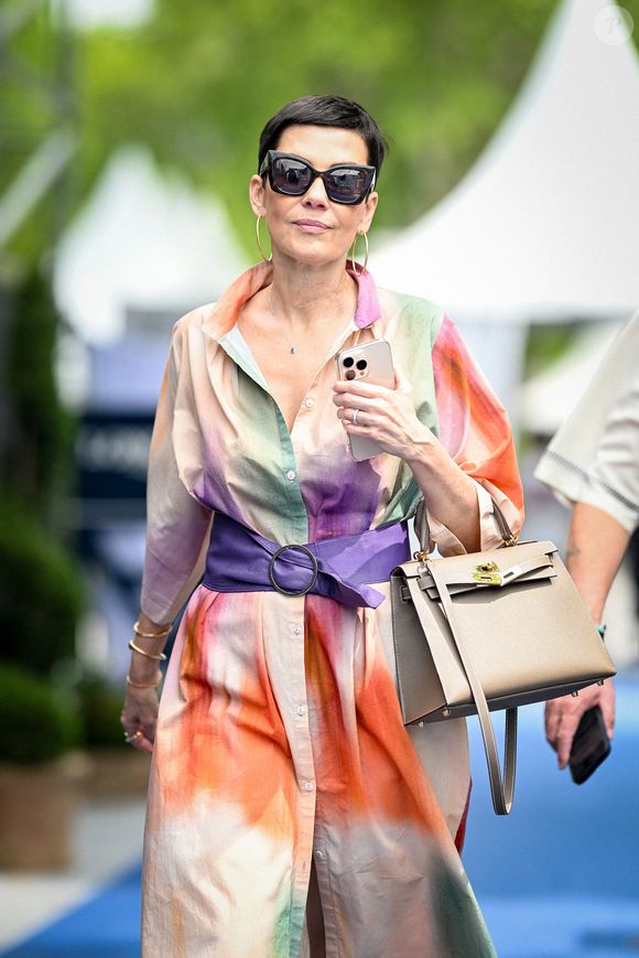 Ce n'est toutefois pas son ancienne coqueluche Cristina Cordula qui en tiendra les rênes 

Exclusif - Cristina Cordula à l’espace VIP au Longines Paris Eiffel Jumping au pied de la Tour Eiffel sur le Champ-de-Mars à Paris, France, le 21 juin 2025. © Perusseau-Veeren/Bestimage
