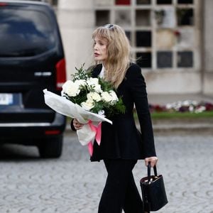 Arielle Dombasle - Obsèques d'Isabelle Mergault à la Coupole du Père-Lachaise à Paris le 30 mars 2026. © Cyril Moreau - Dominique Jacovides / Bestimage