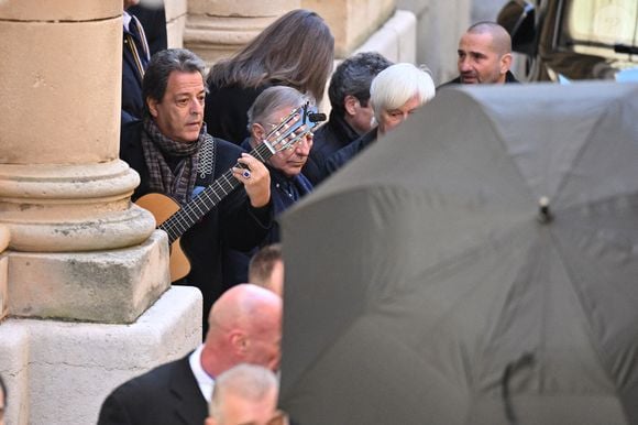 Un long texte qui a été publié sur son compte Instagram et dans lequel il se dit "choqué"

Chico Bouchikhi arrive à l'église Notre-Dame de l'Assomption, pour la cérémonie funéraire de l'actrice française Brigitte Bardot, à Saint-Tropez, le 7 janvier 2026. 

Photo par Julien Reynaud/APS-Medias/ABACAPRESS.COM