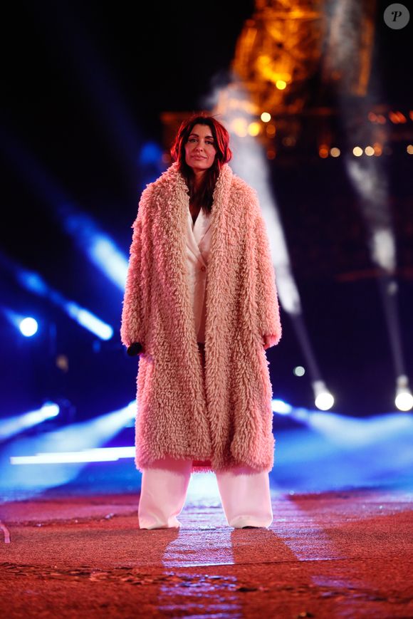 Exclusif - Jenifer Bartoli - Tournage de l'émission "La grande soirée du 31 décembre de Paris" au Musée du Quai Branly à Paris, diffusée le 31 décembre sur France 2
© Christophe Clovis / Bestimage