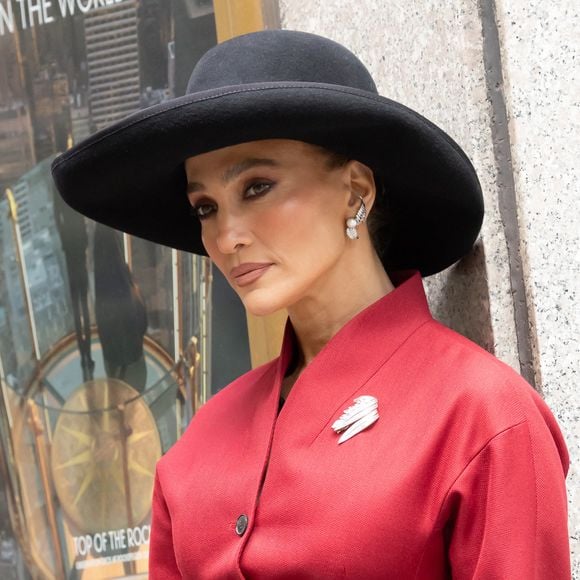 Jennifer Lopez en train de tourner des scènes pour la prochaine adaptation de The Last Mrs Parrish à New York, USA le 11 octobre 2025. Photo by Janet Mayer/INSTARimages/ABACAPRESS.COM