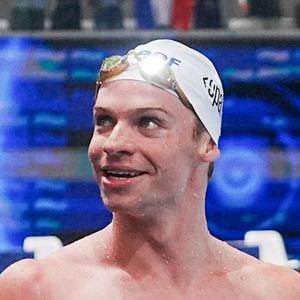 Le jeune nageur français de 24 ans a remporté deux médailles d'or

Le Français Léon Marchand lors de la finale du 400 mètres nage libre masculin aux Championnats d'Europe de natation, au Centre aquatique olympique de la Métropole du Grand Paris (France), le 16 août 2026.
.© Laurent Lairys / PsnewZ / Bestimage
