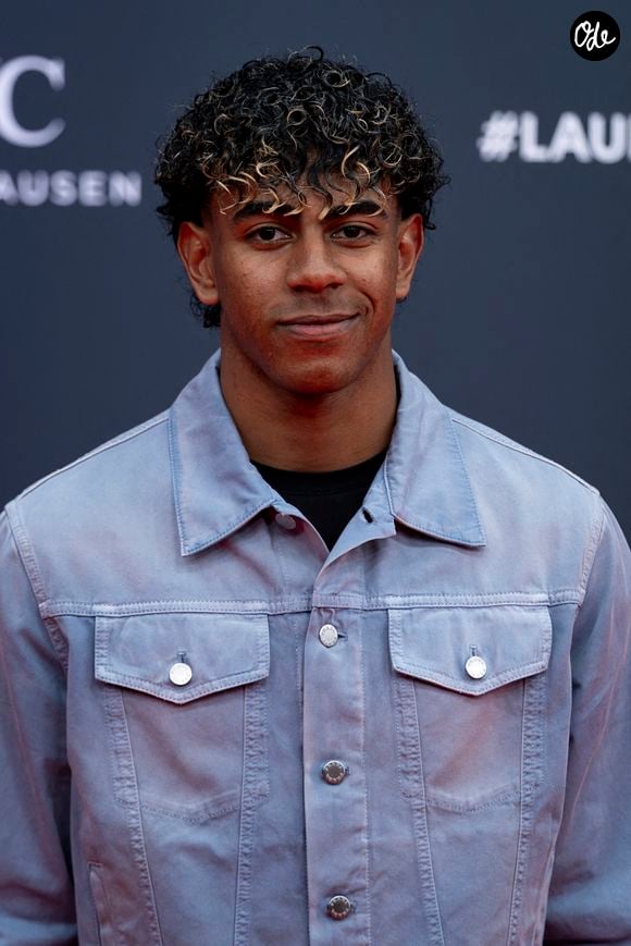 Lamine Yamal défile sur le tapis rouge lors de la cérémonie des Laureus World Sport Awards 2026 au Palacio de Cibeles, le 20 avril 2026 à Madrid, en Espagne. (Crédit photo : © Alberto Gardin/ZUMA Press Wire)