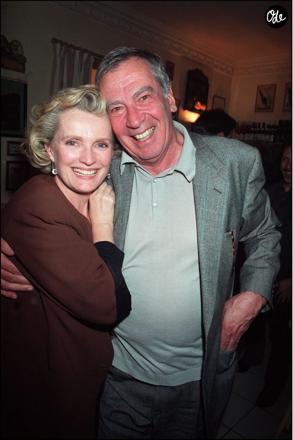 La disparition du cinéaste en 2000 a laissé un vide immense que l'actrice a dû apprendre à apprivoiser.

Roger Vadim et Marie-Christine Barrault célébrant son anniversaire.

© Bestimage
