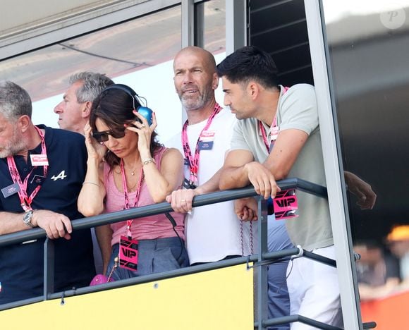 Veronique Zidane, Zinedine Zidane et son fils Enzo - Les célébrités dans les paddocks la veille du Grand Prix de Formule 1 (F1) de Monaco le 24 mai 2025.
© Dylan Meiffret / Nice Matin / Bestimage