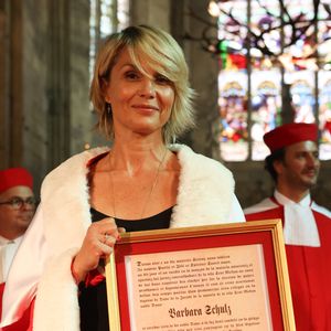 L'actrice et réalisatrice Barbara Schulz - Intronisations lors du Ban des Vendanges de la Jurade de Saint-Emilion 2025 en l'église Collégiale à Sain-Emilion, le 21 septembre 2025. © Jean-Marc Lhomer / Bestimage