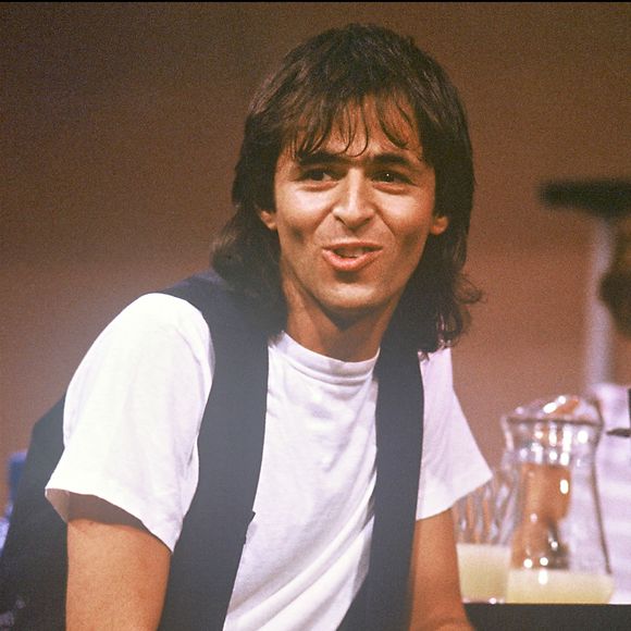 Jean-Jacques Goldman sur le plateau de l'émission "C'est encore mieux l'après-midi".

Photo : Agence / Bestimage