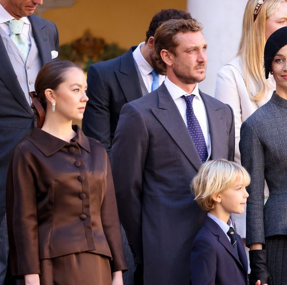 la princesse Alexandra de Hanovre, Pierre Casiraghi, Beatrice Borromeo, Stefano et Francesco  dans la cour du palais princier le jour de la fête nationale de Monaco le 19 novembre 2024. © Jean-Charles Vinaj / Pool Monaco / Bestimage