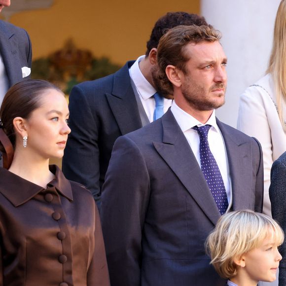 la princesse Alexandra de Hanovre, Pierre Casiraghi, Beatrice Borromeo, Stefano et Francesco  dans la cour du palais princier le jour de la fête nationale de Monaco le 19 novembre 2024. © Jean-Charles Vinaj / Pool Monaco / Bestimage
