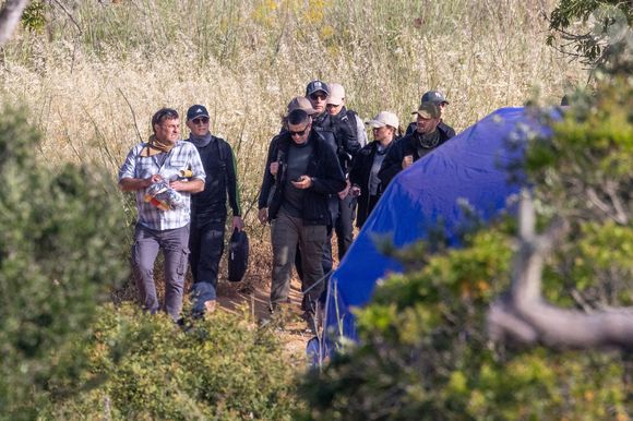La police portugaise reprend les investigations, deux ans après les dernières fouilles menées au Portugal. De nouvelles recherches ont commencé aujourd'hui près de Praia da Luz, là où Maddie McCann a disparu en mai 2007. Praia da Luz, le 3 juin 2025.