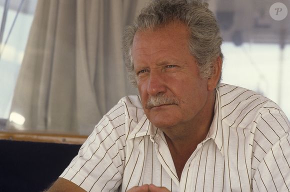 Pierre Bellemare en vacances à Porto-Vecchio le 8 août 1984 (Archives). Jean Lenoir via Bestimage